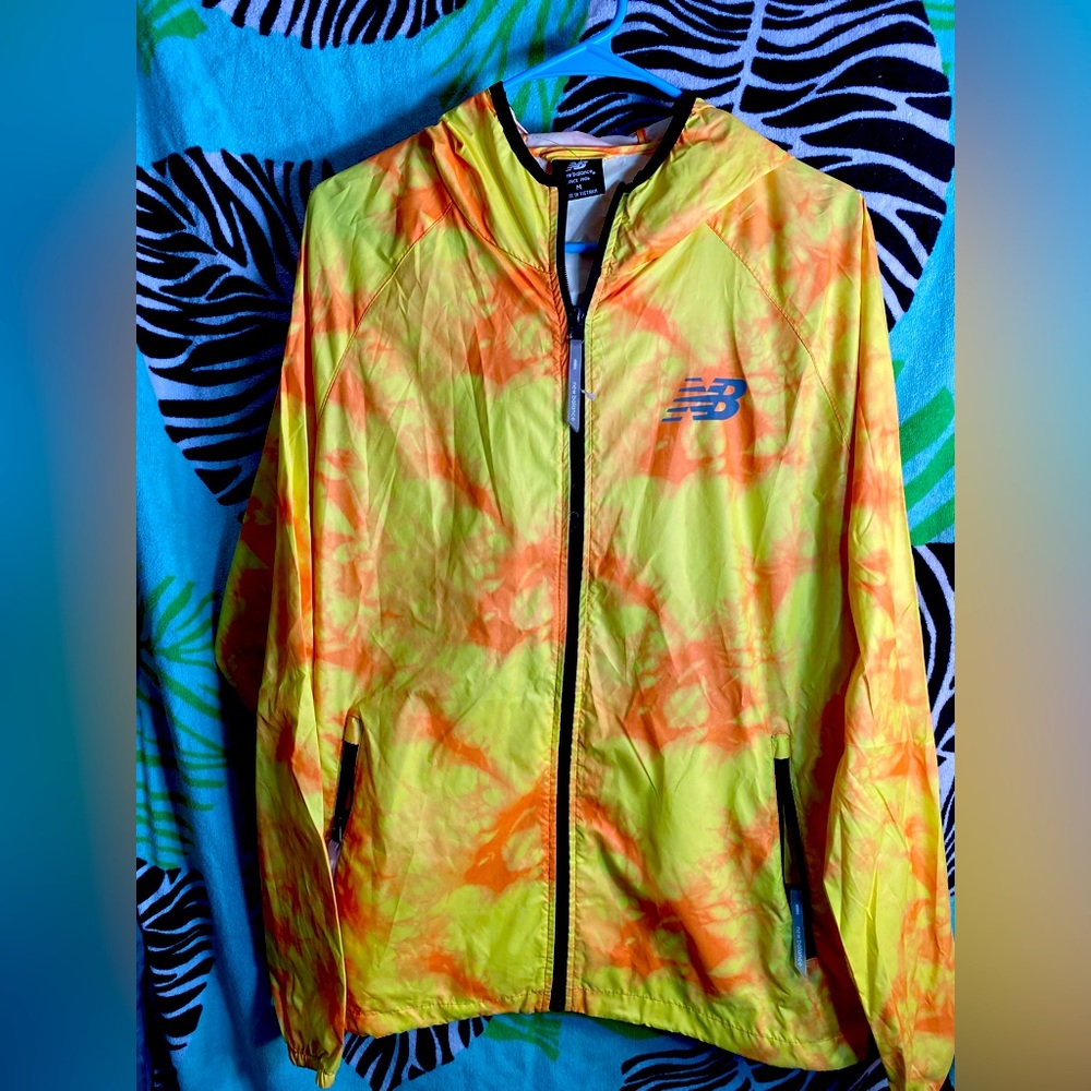 New men’s training jacket size M